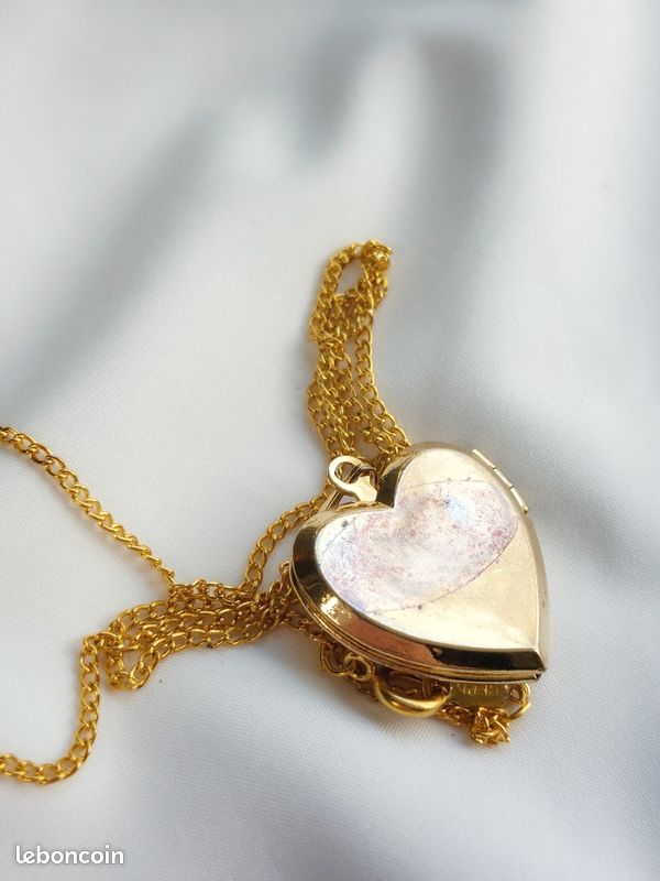 Collier Vintage Doré Avec Pendentif – Bijou Ancien De Paris – Occasion, Style Rétro