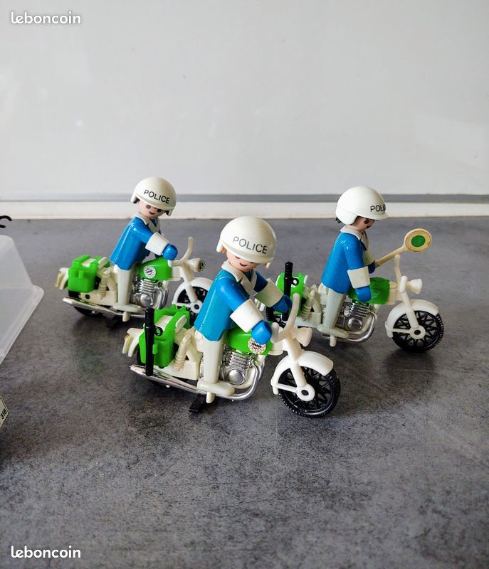 PLAYMOBIL (3408) FEMME VINTAGE - Femme Jaune & Blanc PLAYMOBIL (3408) FEMME VINTAGE - Femme Jaune & Blanc