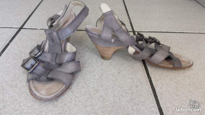 Chaussures grises a talon (image 1)