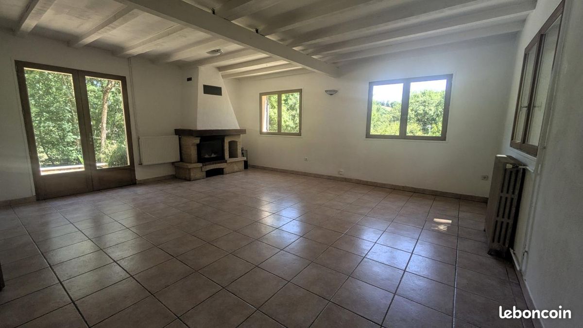 Maison 5 pièces 105 m² · à Valady · 105 m² · 900 €