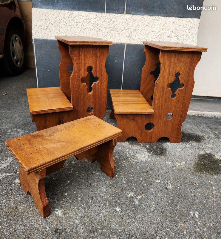 Lot 2 prie dieu enfant + tabouret (image 1)