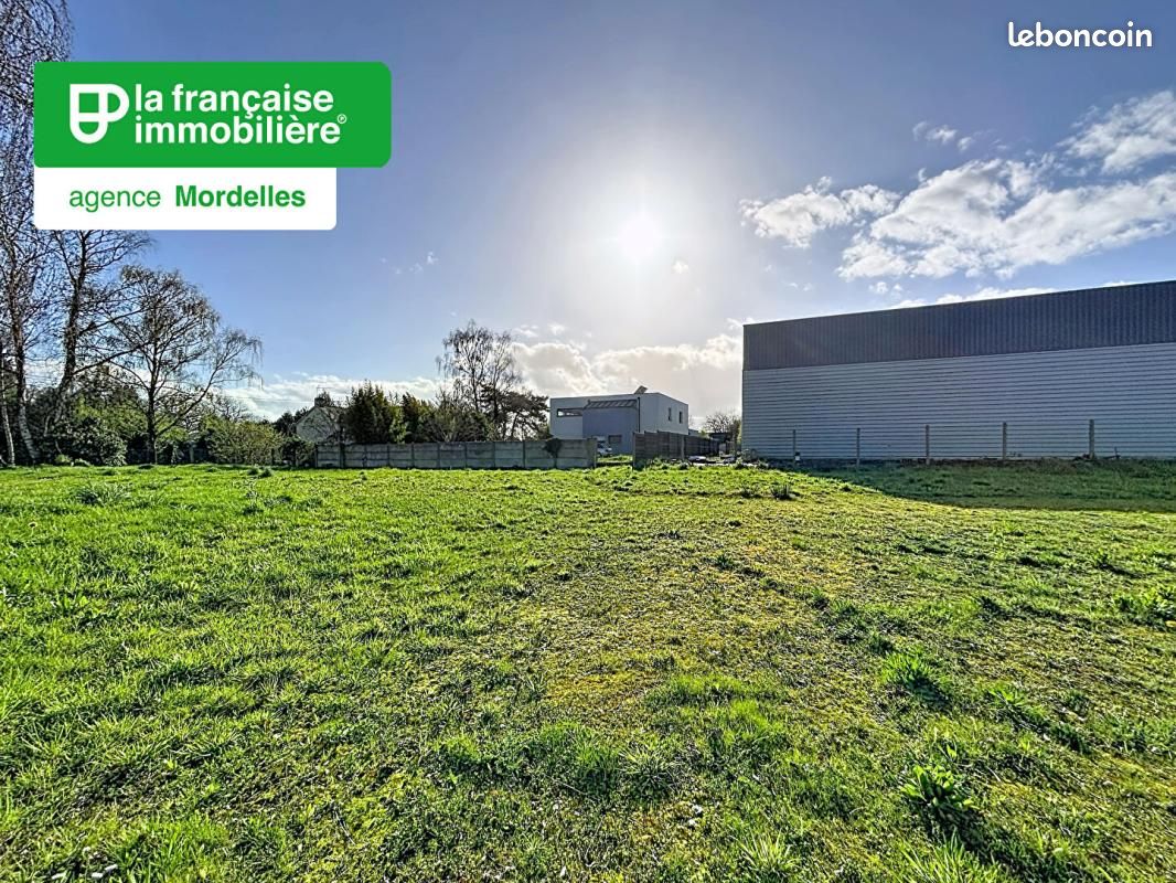 Terrain 581 m² Mordelles · 180 923 €