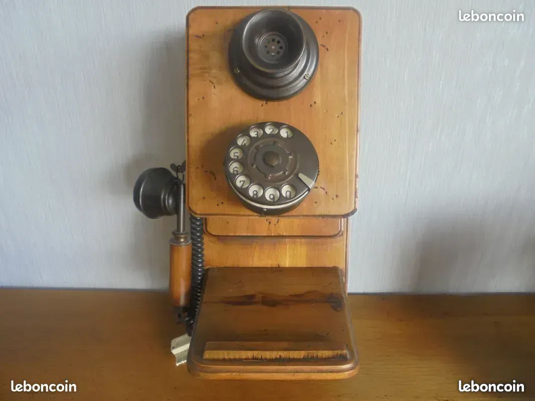 Ancien téléphone mural PTT bureau de poste - Ressourcerie Histoires