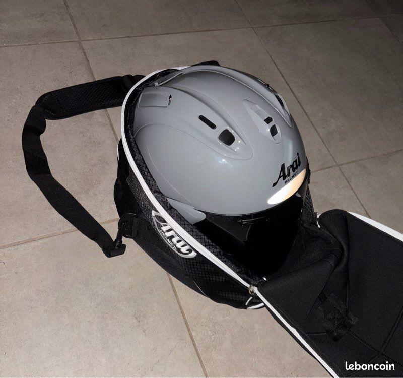 Casque arai gris nardo (image 3)