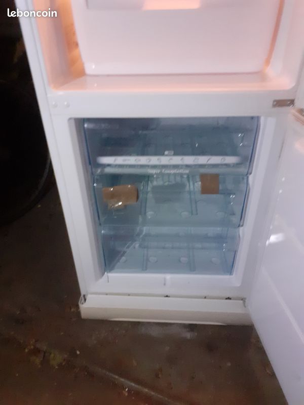 Combiné frigo congélateur - Électroménager