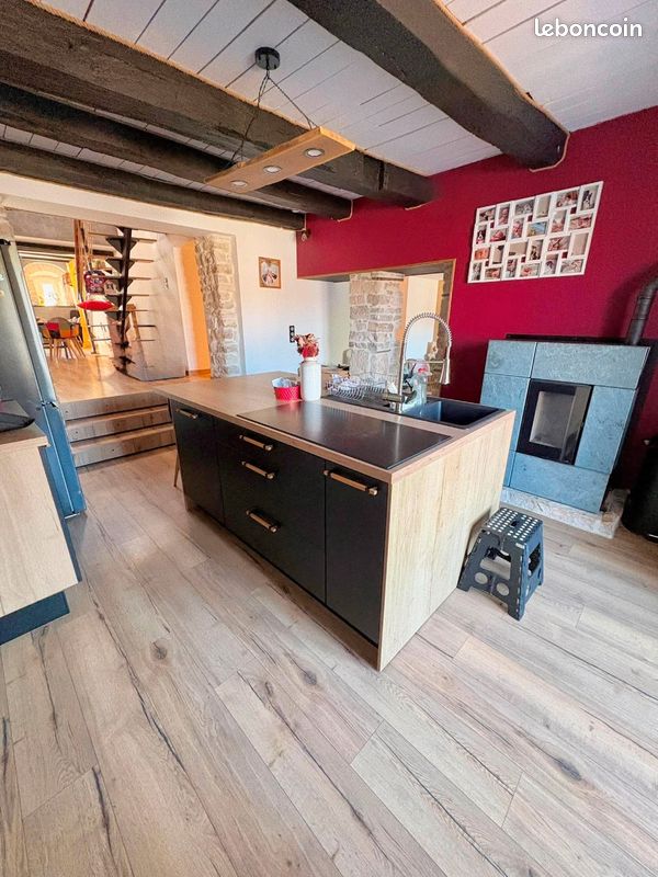 Maison 6 pièces 155 m² · à Étuz · 155 m² · 299 990 €