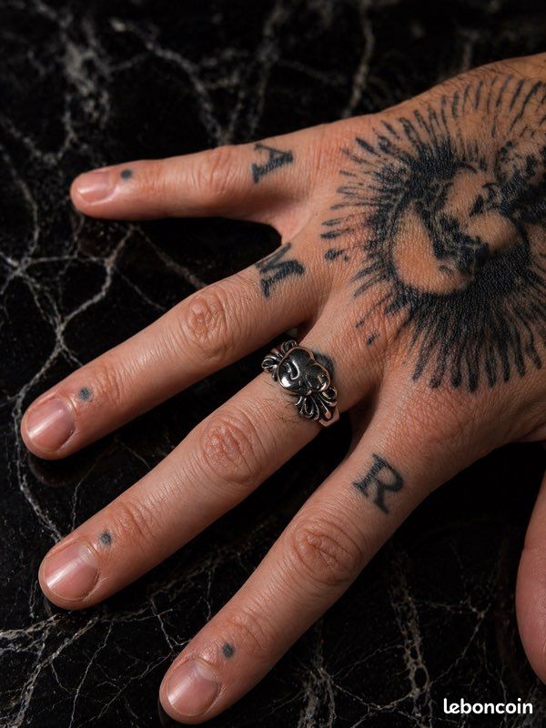 Sacred Heart Silver Ring - Gothic Jewelry (image 2)