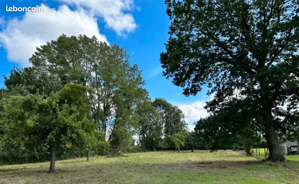Terrain 1202 m² · à La Poterie-Mathieu · 39 500 €
