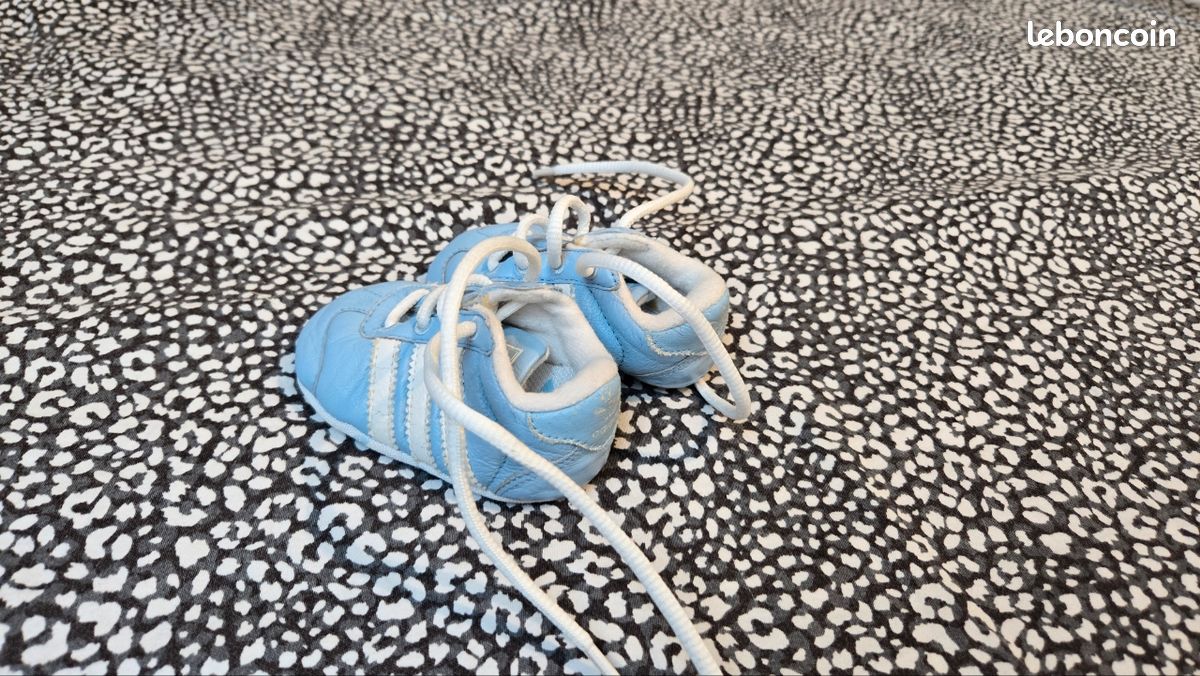 Chaussures naissances Adidas (image 2)