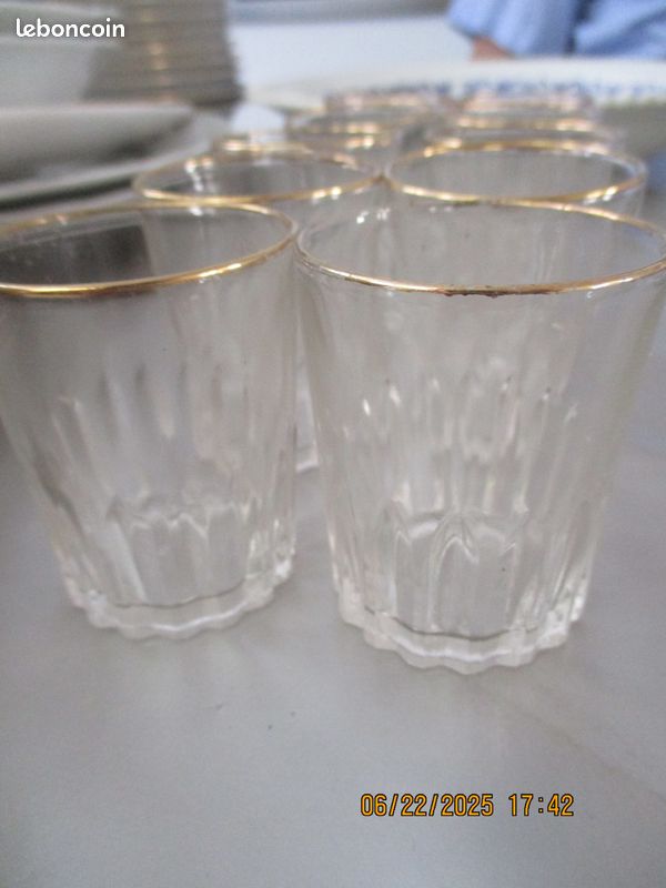 Lot de 10 verres anciens à liqueur bordure dorée (image 2)