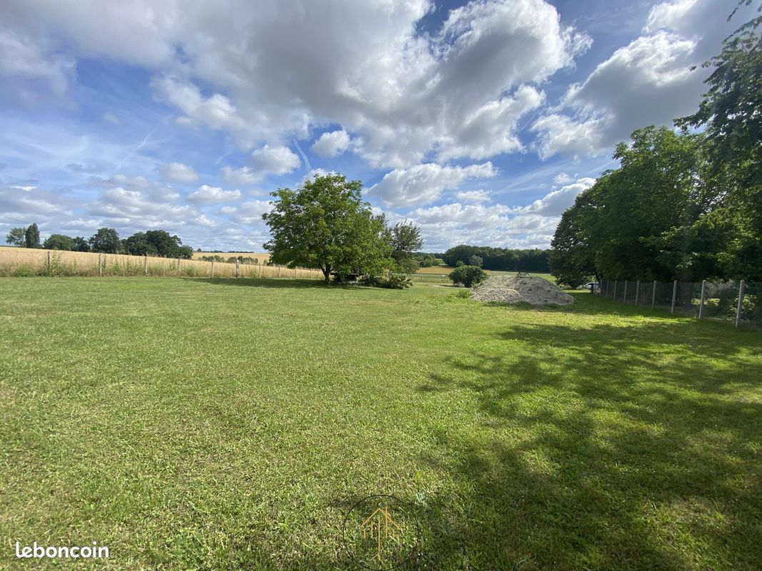 Terrain 2530 m² · à Yviers · 2 530 m² · 32 800 €
