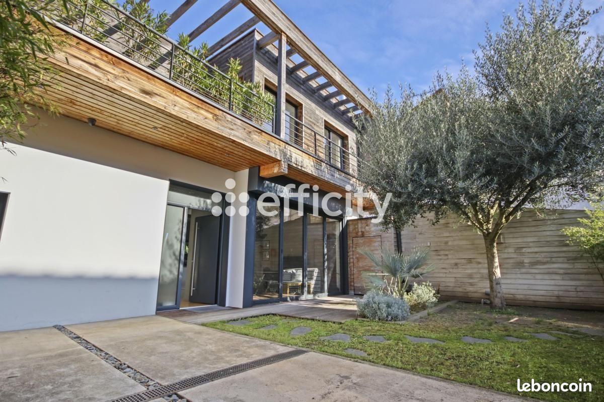 Maison 6 pièces 202 m² · à Colombes · 202 m² · 1 130 000 €