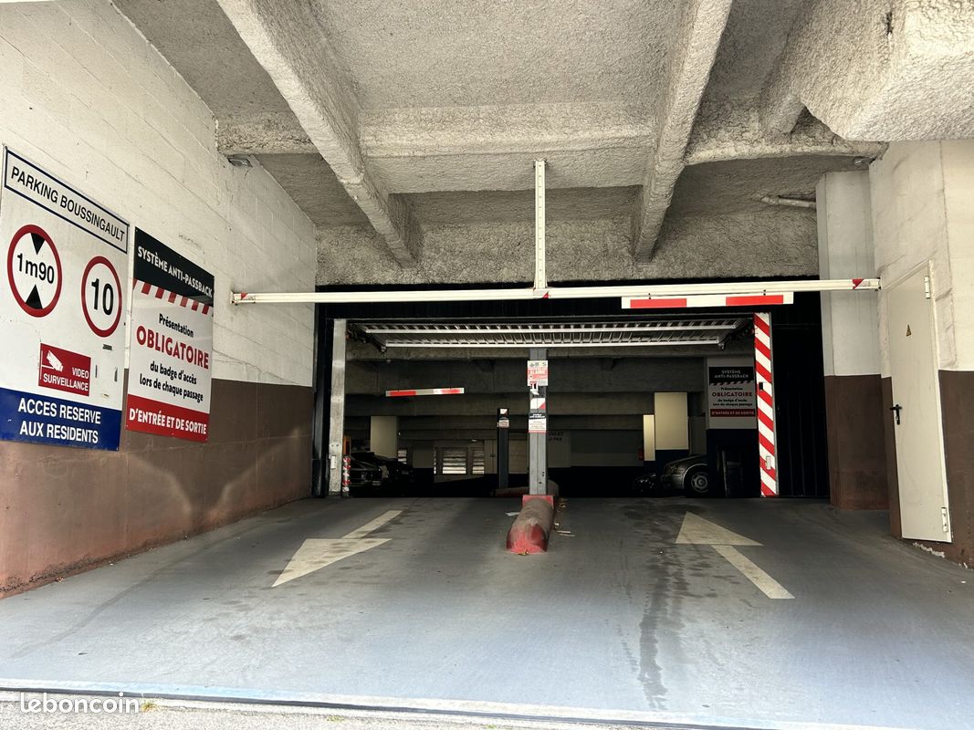 Parking 12 m² · à Brest · 12 m² · 31 000 €