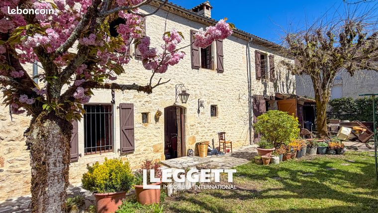 Maison 10 pièces 205 m²