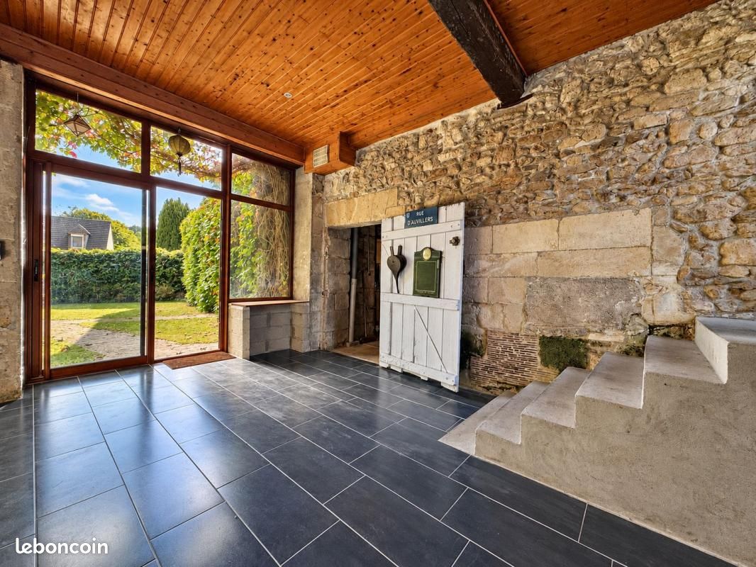 Maison 4 pièces 141 m² · à Neuilly-sous-Clermont · 141 m² · 260 000 €