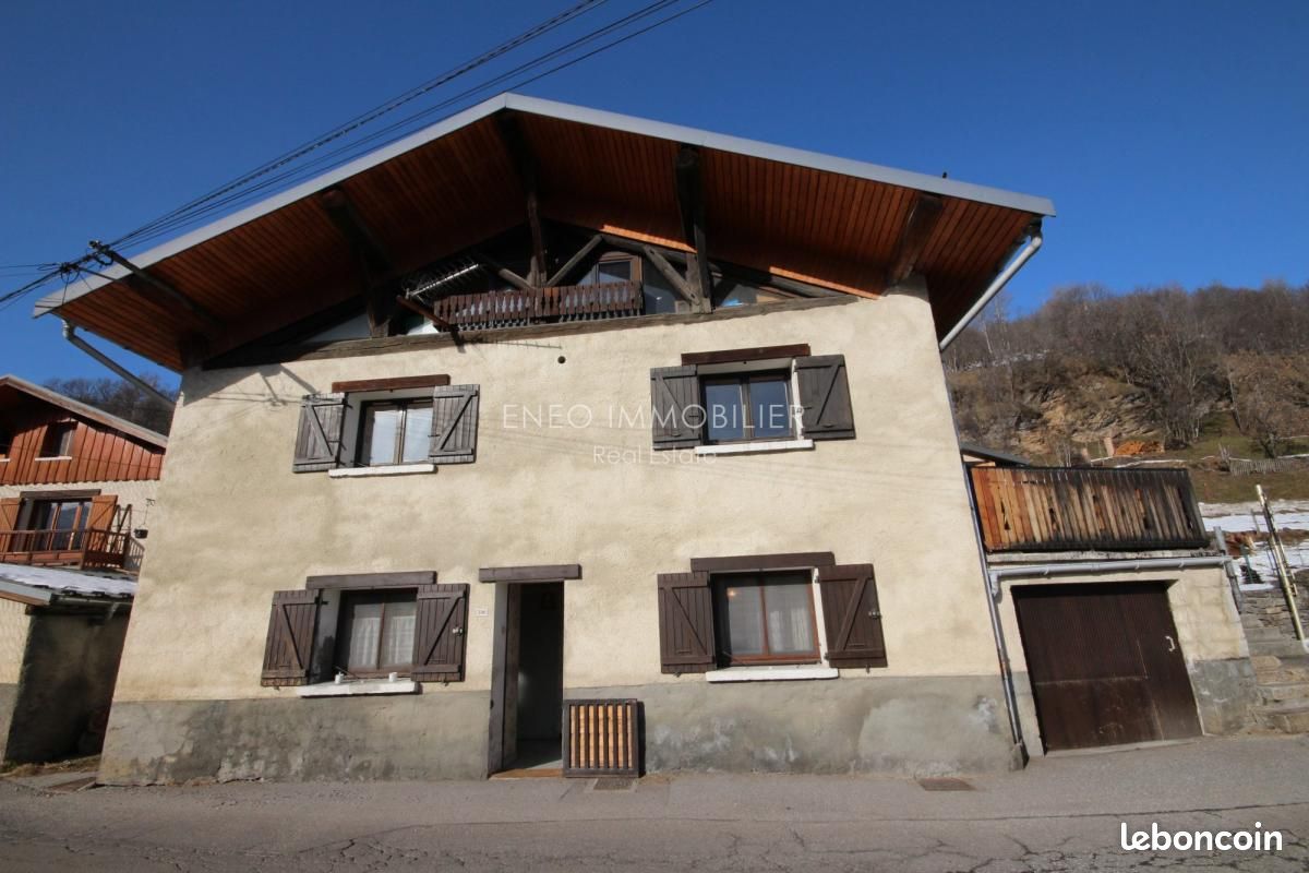Maison 5 pièces 132 m² · à Les Chapelles · 132 m² · 380 000 €
