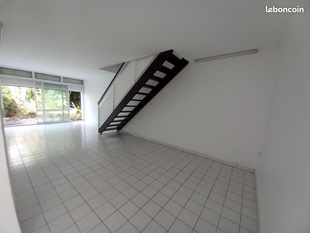Maison 4 pièces 92 m² · à Les Abymes · 92 m² · 850 €