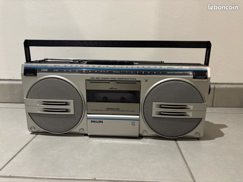 Radio Cassette Philips D7182 Vintage – AM/FM – Occasion Fonctionnelle