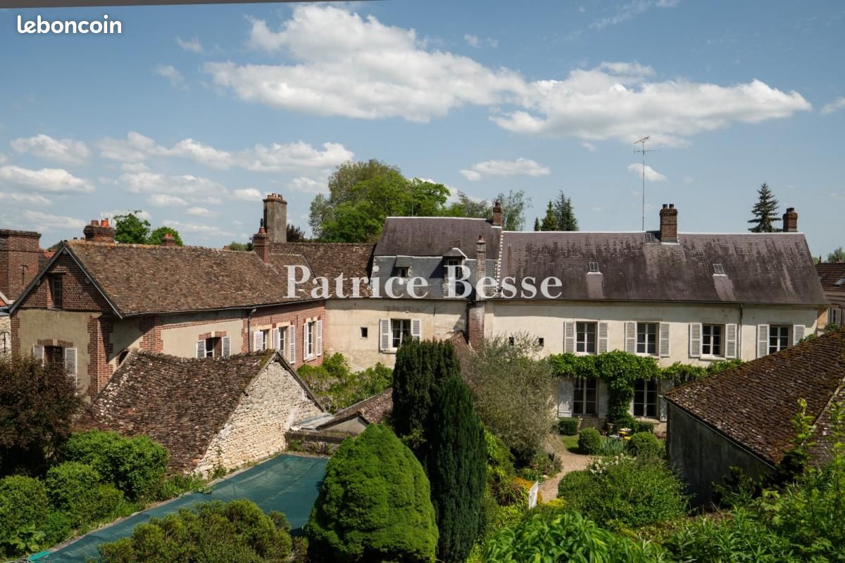 Maison 15 pièces 600 m² · à Chaumont-en-Vexin · 600 m² · 750 000 €