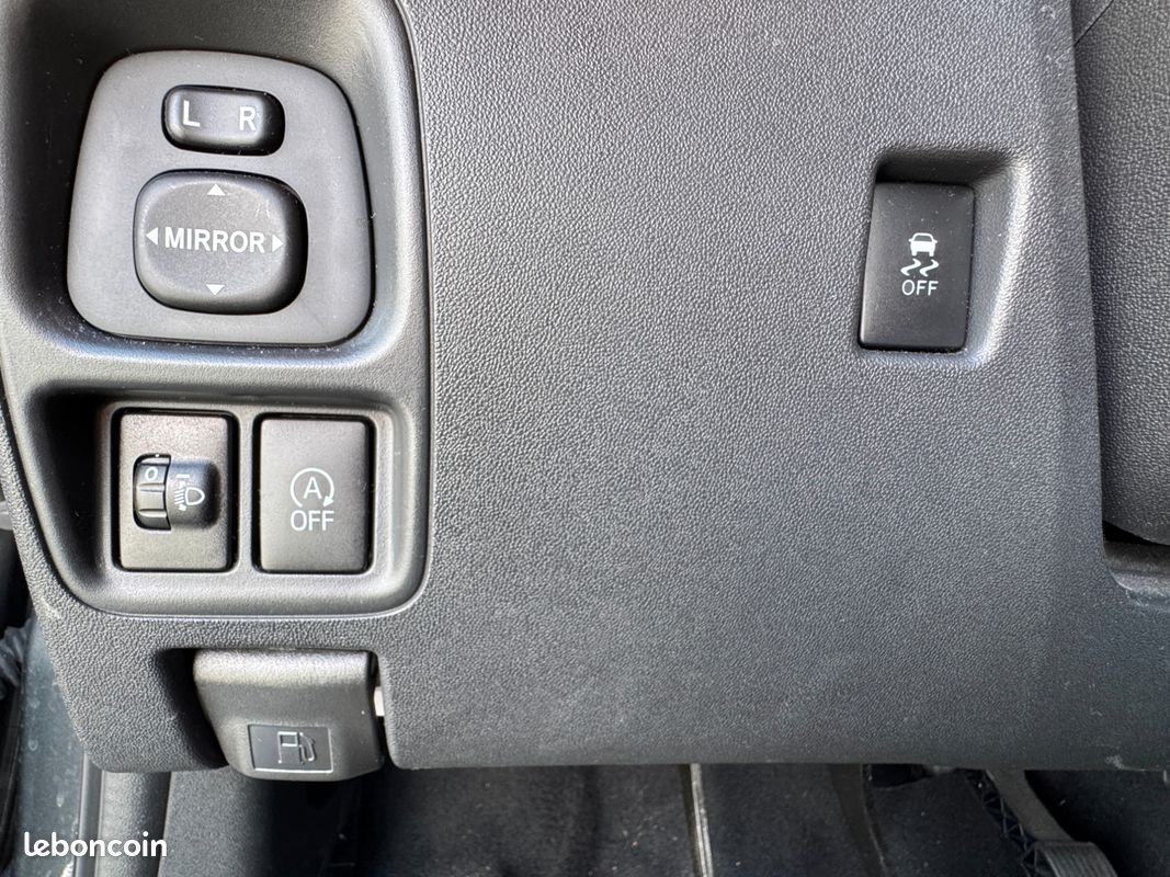 CITROEN C1 1.0 VTI 72ch Série Spéciale JCC+ / Moteur Chaîne de distribution (image 25)