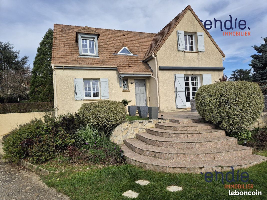 Maison 6 pièces 128 m² · à Dammartin-en-Serve · 128 m² · 382 000 €