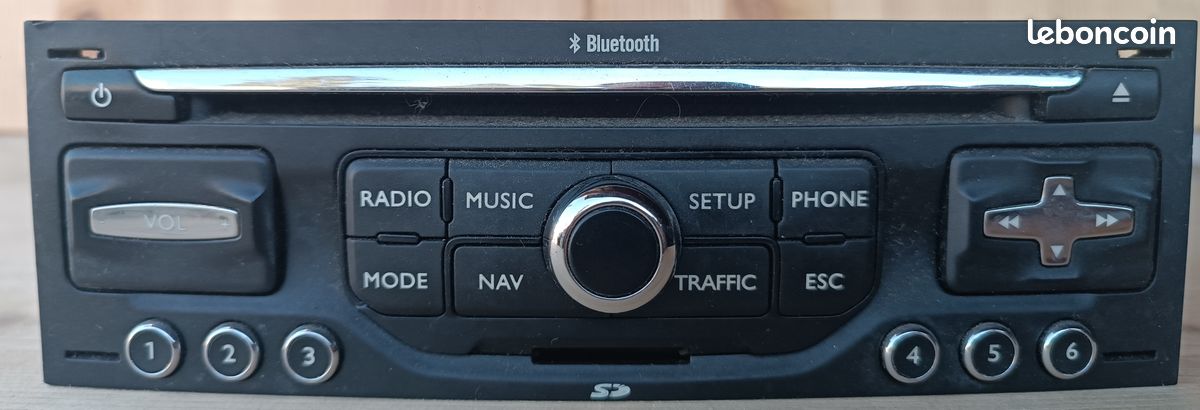 Autoradio gps bluetooth peugeot rneg 1 cemoo hbas cemoo bon etat (image 1)