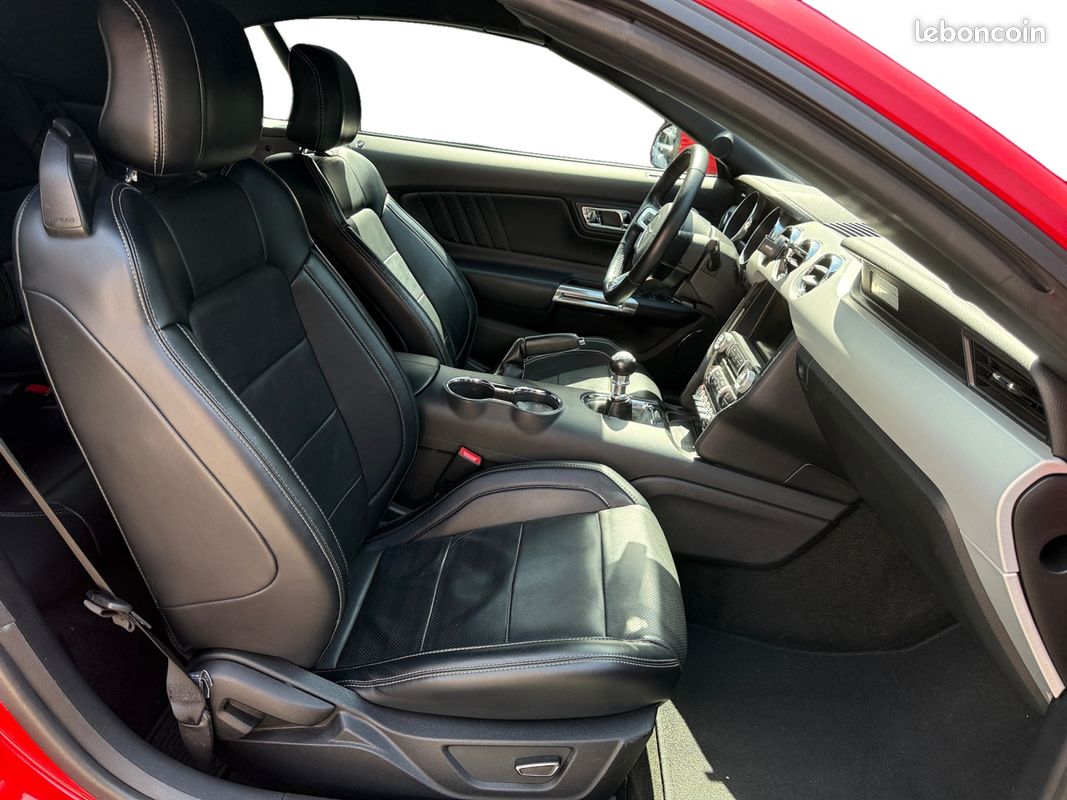 FORD MUSTANG VI CABRIOLET 2.3 ECOBOOST BV6 CONVERTIBLE 317Ch ligne ford performance sièges ventilés et chauffants Garantie 12 mois (image 18)