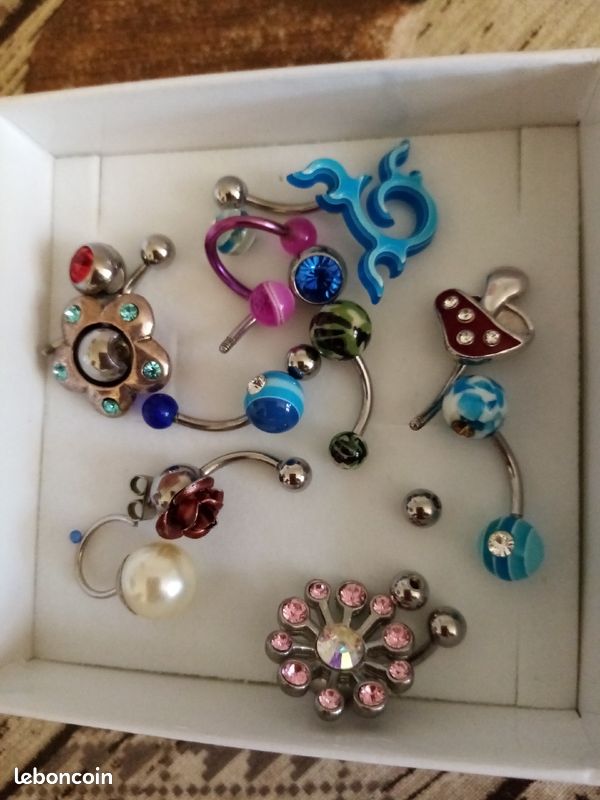 Piercings comme neuf (image 1)