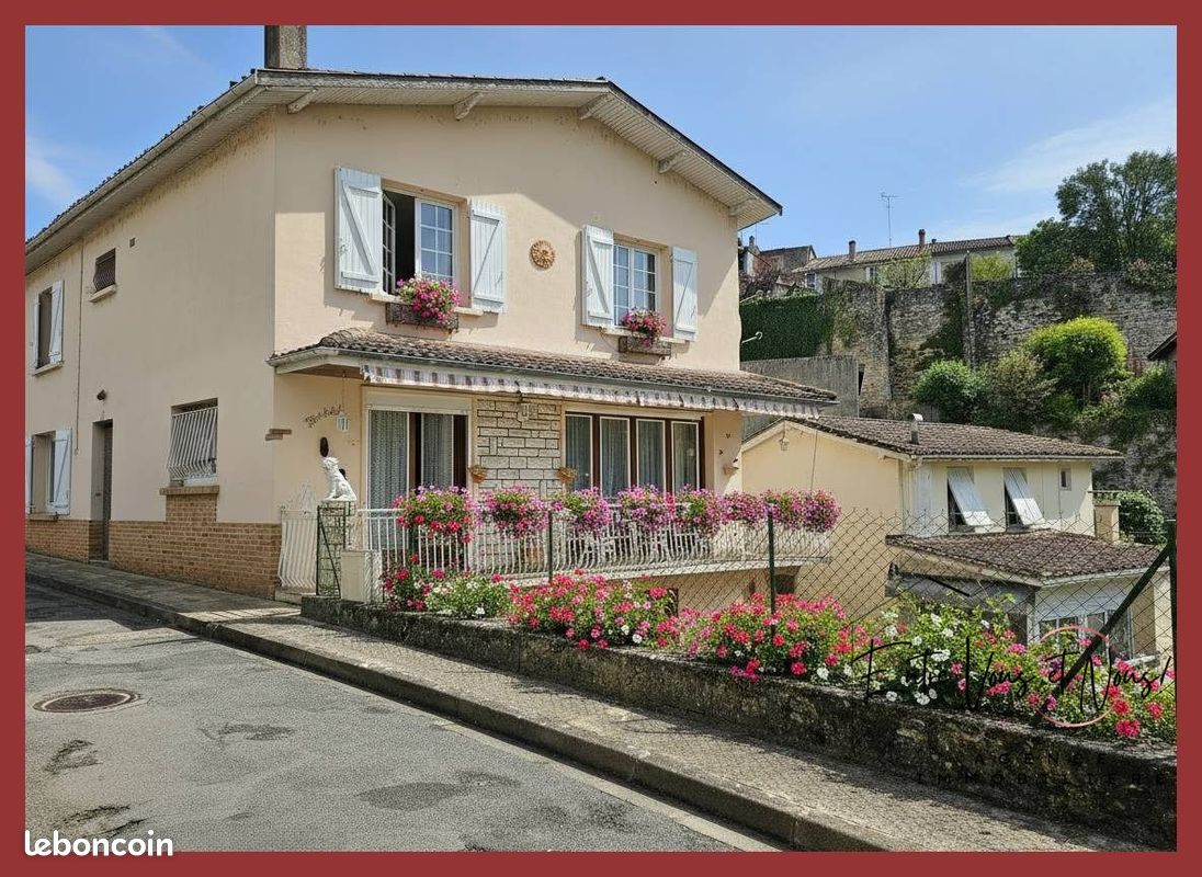 Maison 13 pièces 313 m² · à La Réole · 313 m² · 344 000 €