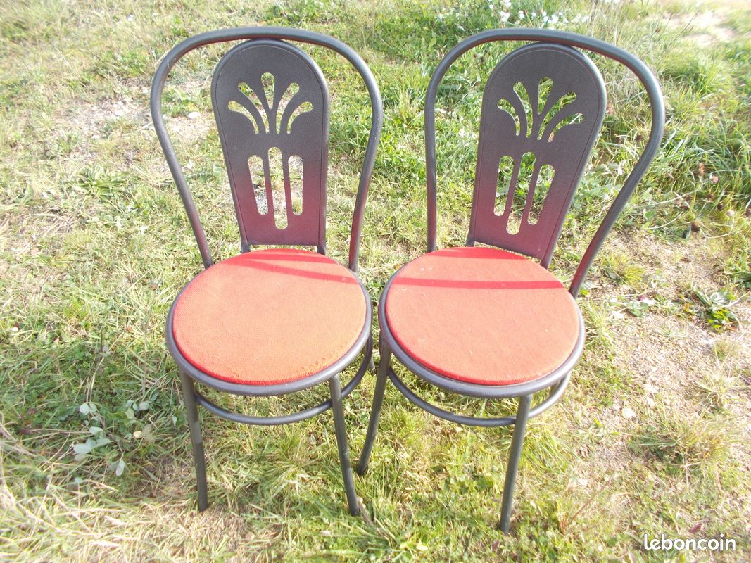 Chaise moderne et ancienne (image 2)