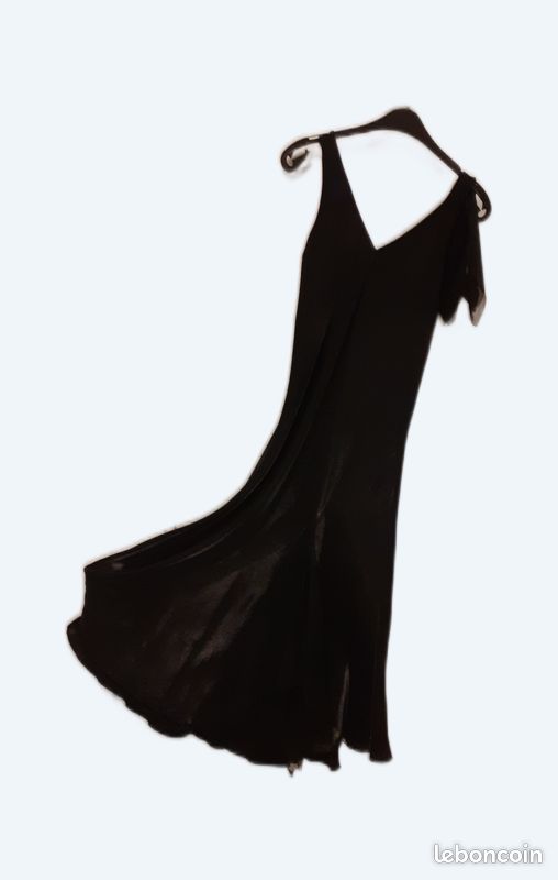 ROBE LONGUE dame CHIC et CLASS habillée noire effet satin taille 38 (image 2)