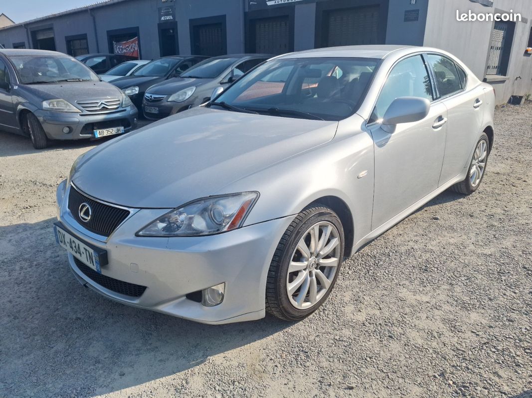 LEXUS IS 220 d Pack Sport (image 1)