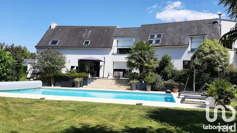 Maison 7 pièces 235 m²
