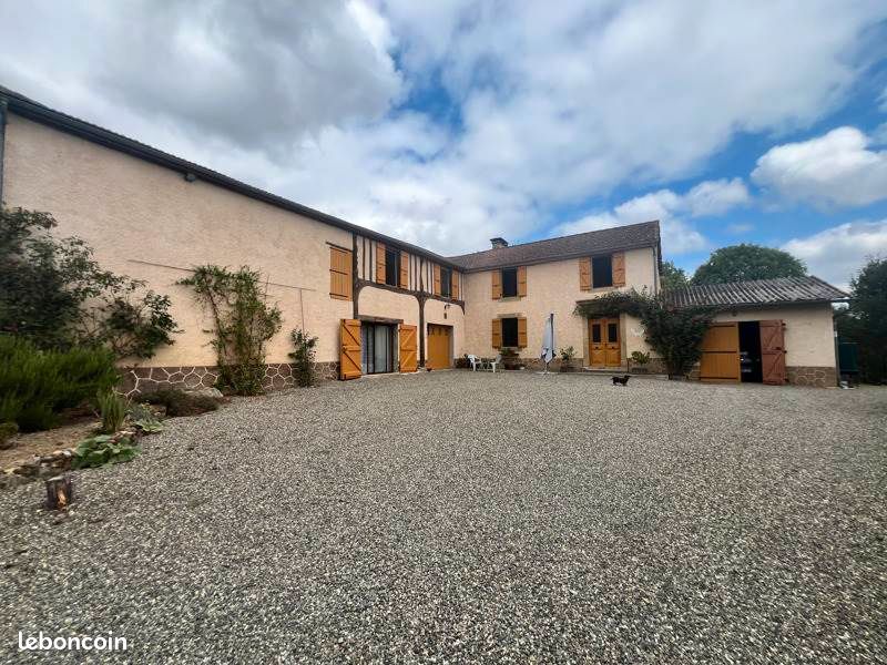 Maison 6 pièces 240 m² · à Aux-Aussat · 240 m² · 199 700 €