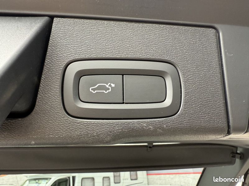 Volvo XC60 D4 AWD 190CH R-DESIGN GEARTRONIC (image 14)
