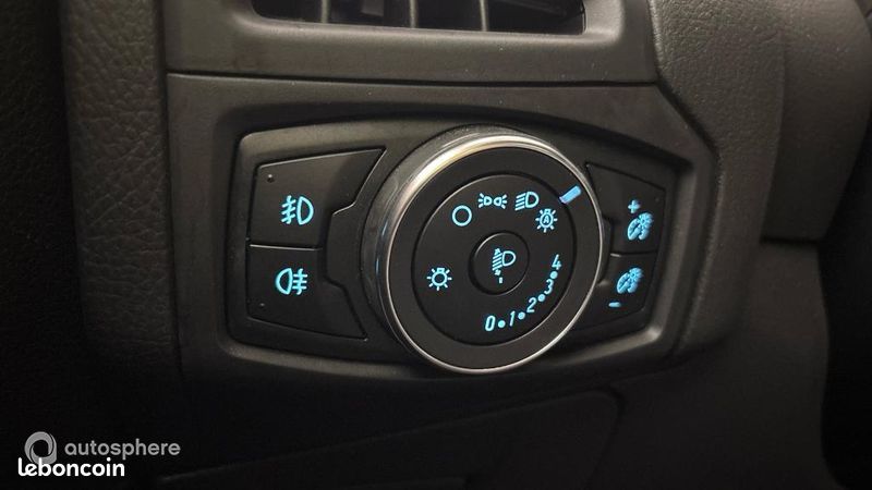 Ford Focus 1.5 TDCi 120ch Stop&Start Titanium PowerShift (image 23)