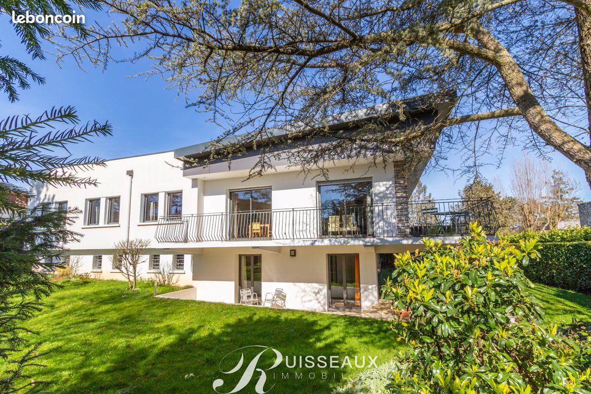 Maison 7 pièces 202 m² · à Fontaine-lès-Dijon · 202 m² · 795 000 €