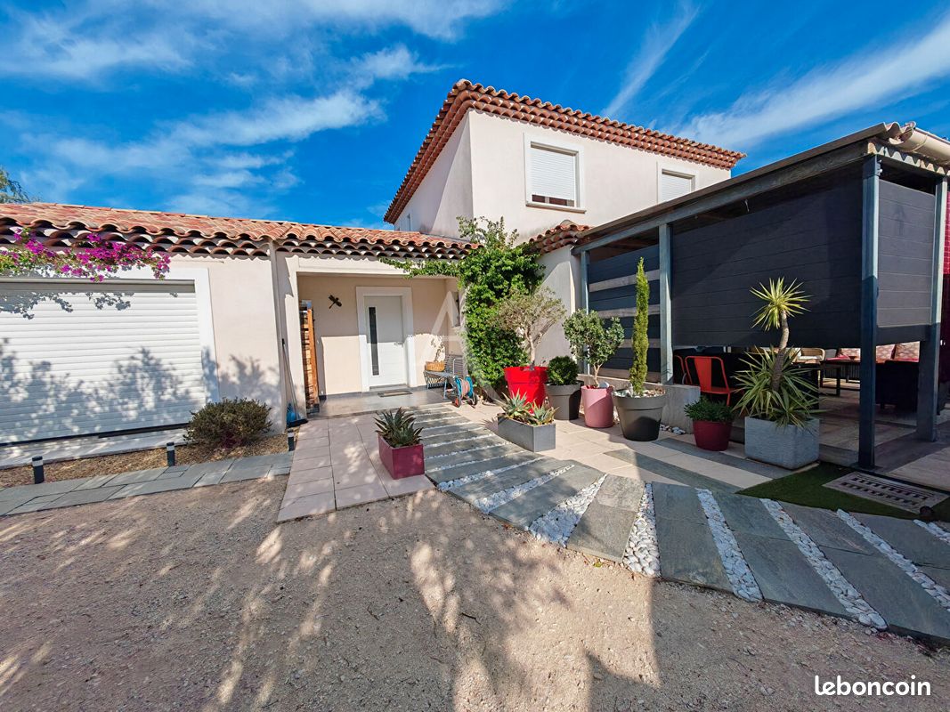 Maison 6 pièces 145 m² · à La Crau · 145 m² · 621 000 €
