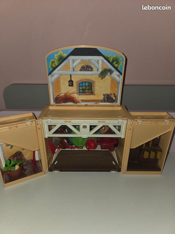 Coffret Valisette Écurie / Centre Équestre transportable Playmobil Country (image 8)