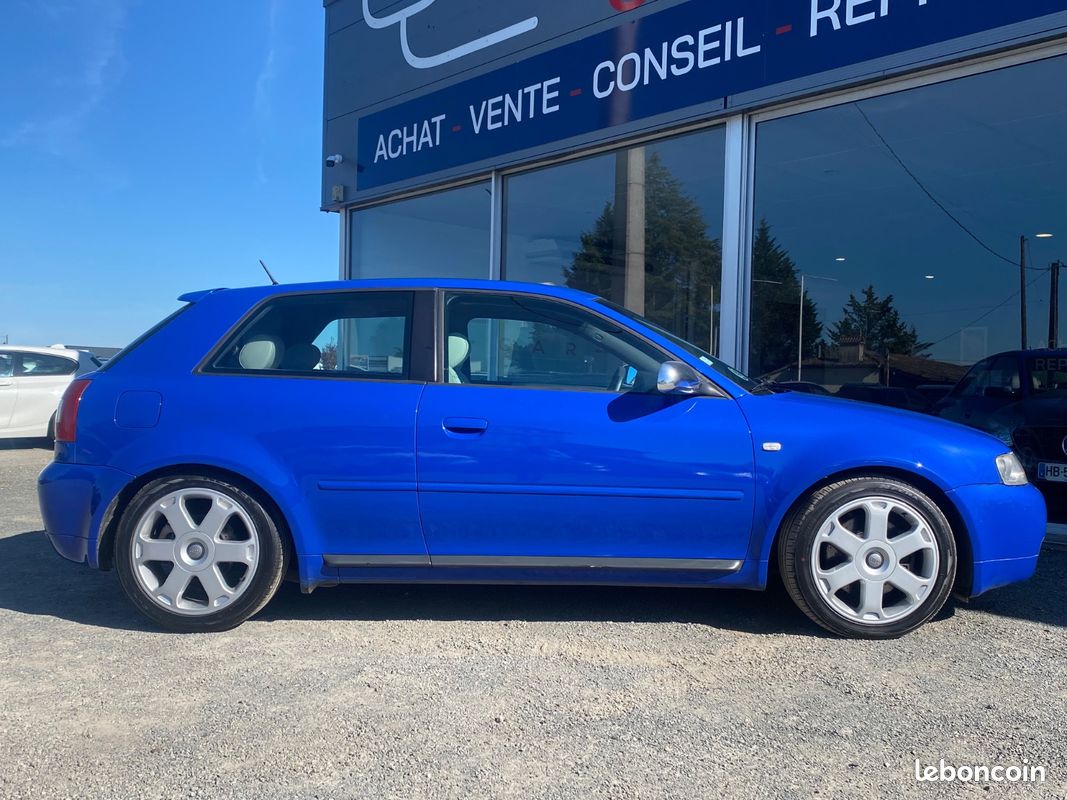 Audi S3 Quattro (8L1) 1.8 i Turbo 210cv / BLEU NOGARO / TOIT OUVRANT / SIÈGES EN CUIR RECARO / VOLANT ALCANTARA (image 25)