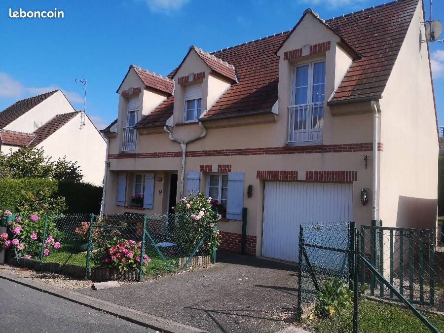 Maison 4 pièces 92 m² · à Forges-les-Eaux · 92 m² · 860 €