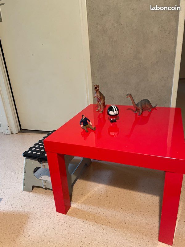 Petite Table rouge (image 8)