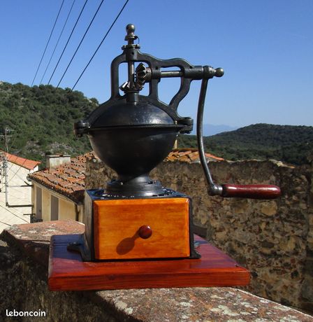 Moulin à Café Brésil 21 cm Teinté Noyer Peugeot - cuisineaddict