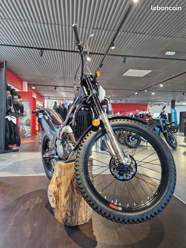 Montesa 260R HFR Série Limitée (image 2)