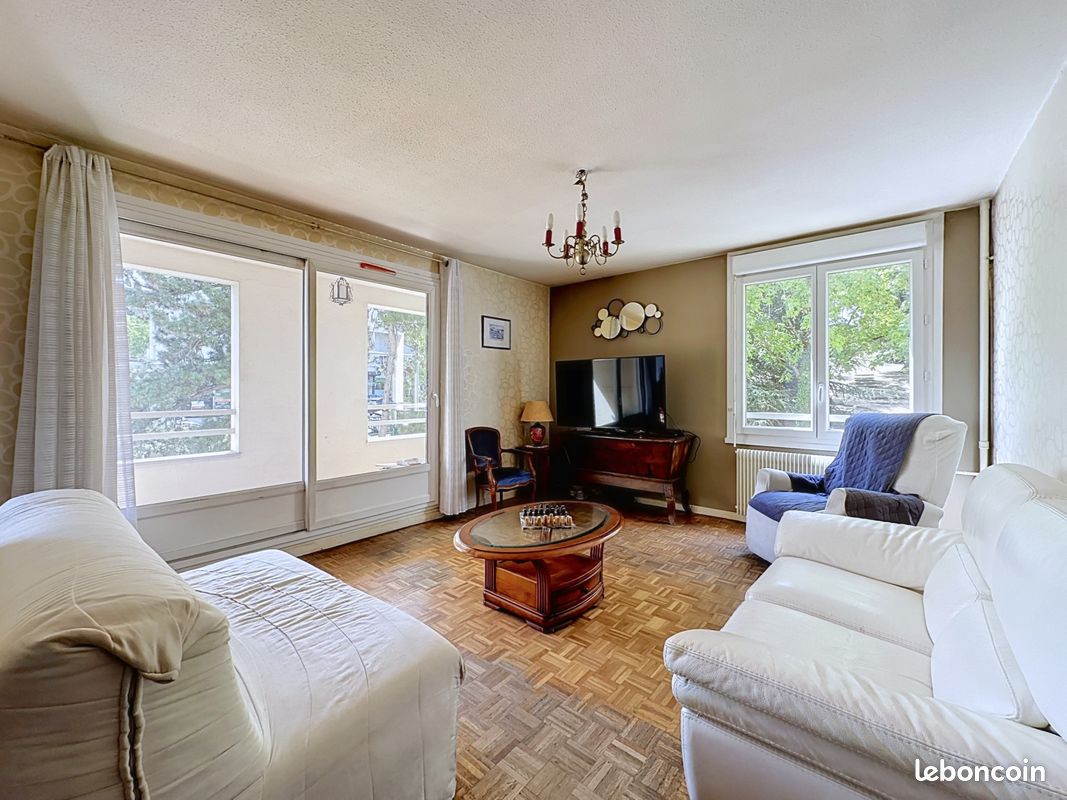 Appartement 5 pièces 107 m² · à Lyon · 107 m² · 250 000 €