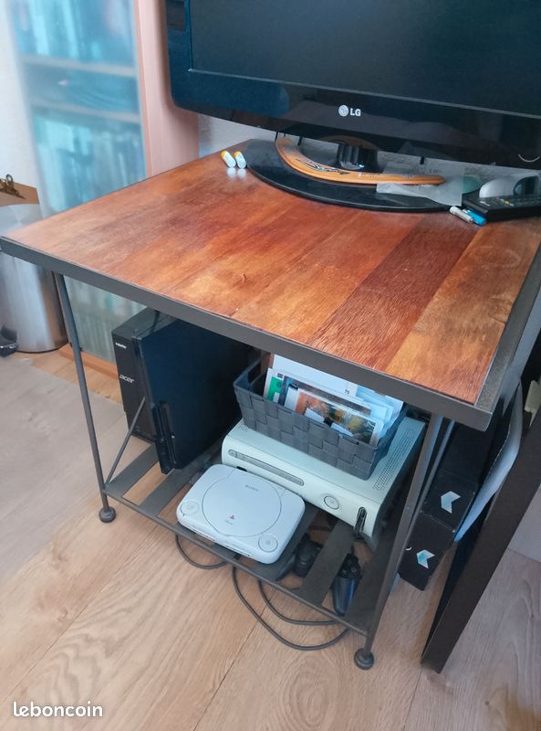 Table d'appoint style industriel en métal et bois (image 2)
