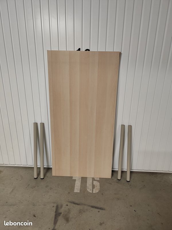 Bureau Ikea (image 1)