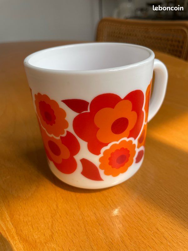 Tasse à Café Vintage Arcopal – Décor Fleurs Orange – Années 70 – Superbe état