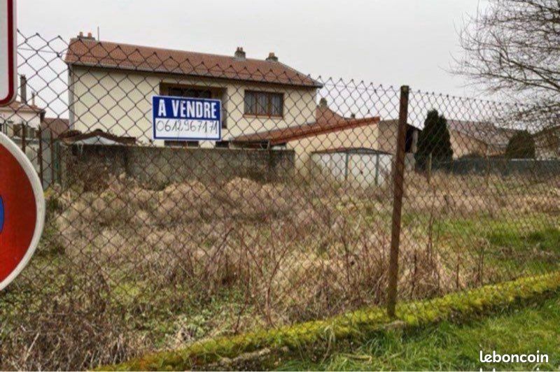 Terrain constructible · à Cattenom · 77 000 €