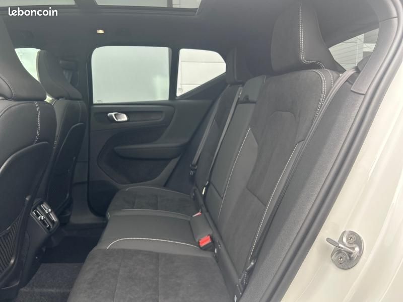 Volvo XC40 B3 163ch Black Edition DCT 7 (image 25)